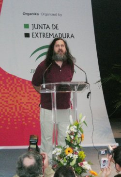 Richard Stallman va rebre el Premi al Coneixement Lliure a títol honorífic en la seva primera edició